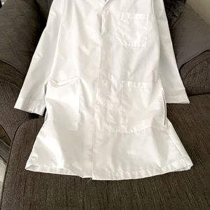 Sanibel Scrubs lab coat. Size Medium